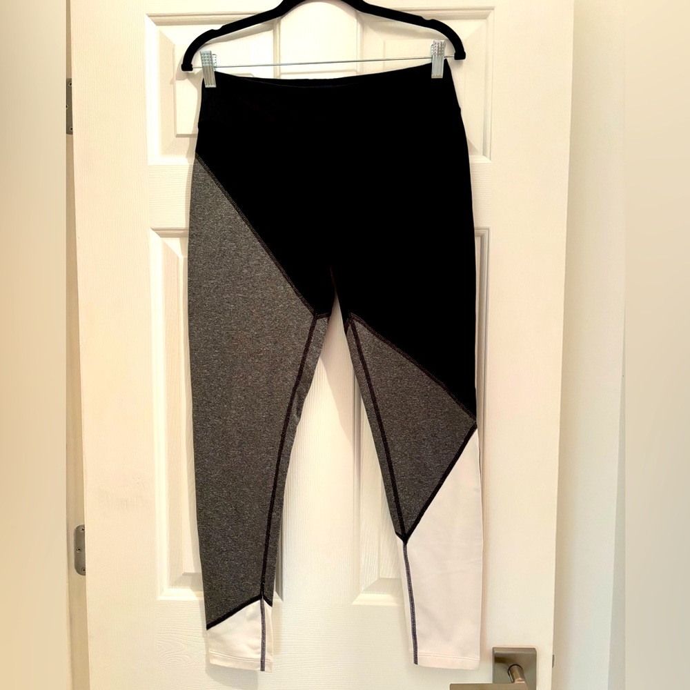 Marika Tek color-block black/grey/white leggings - medium
